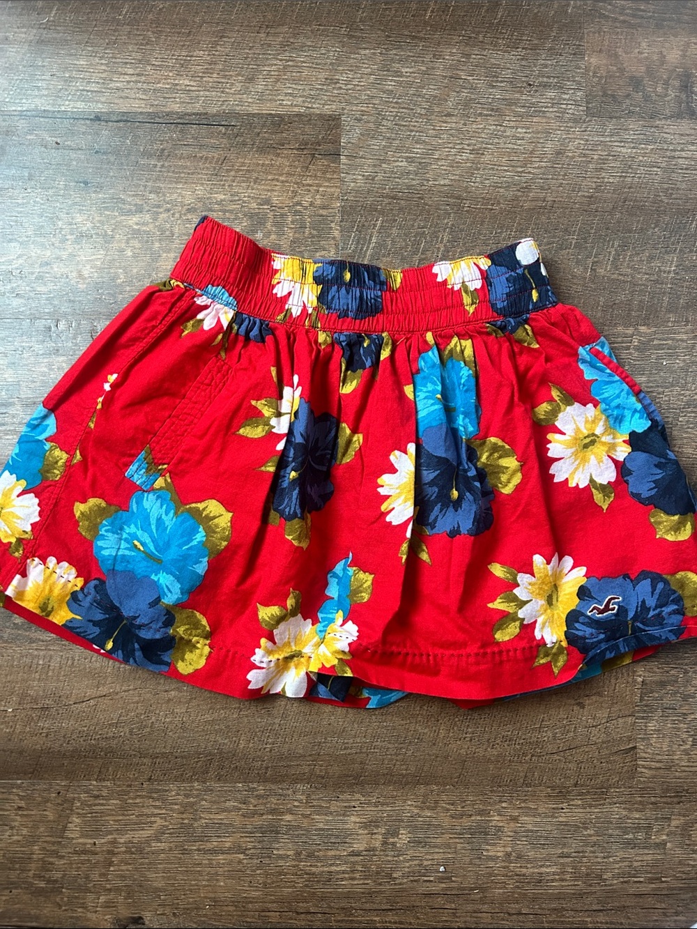 Hollister Red Floral Pull-On Skirt with Blue & Yellow Blooms